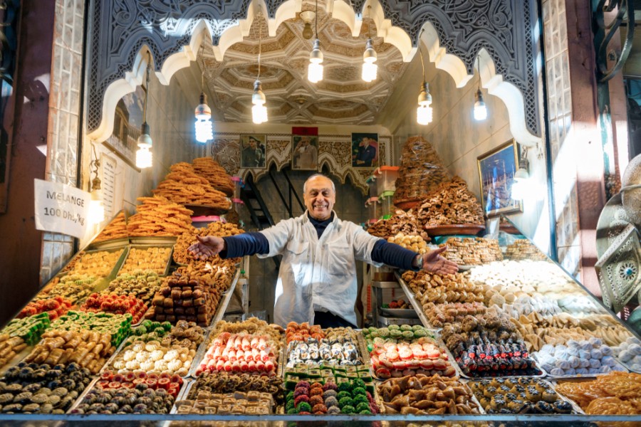 Quels sont les conseils pour négocier les prix dans les souks de Marrakech ?